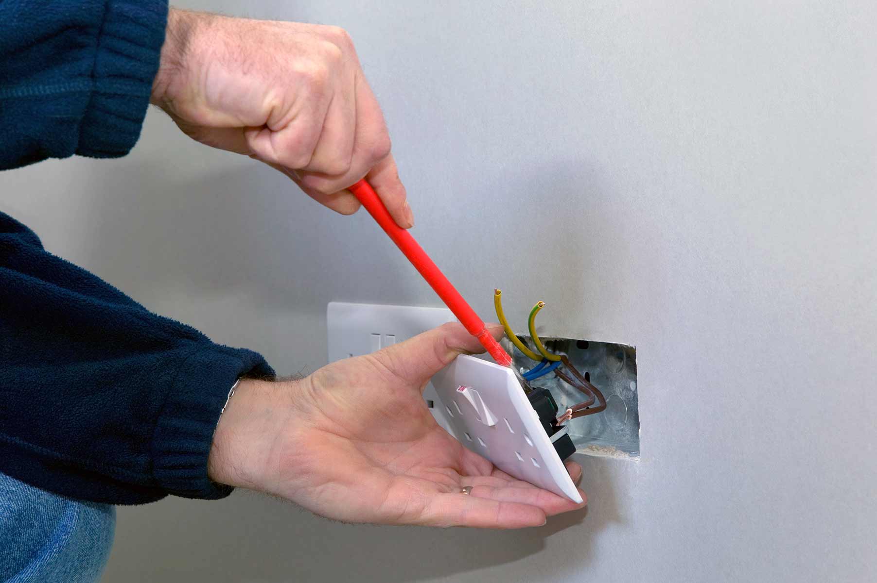 Our electricians can install plug sockets for domestic and commercial proeprties in North London and the local area. 